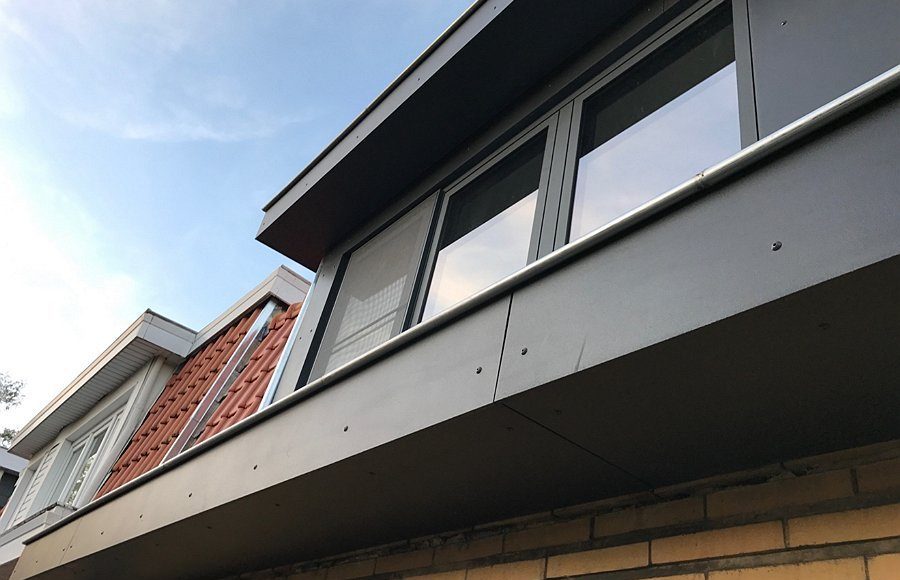 vernieuwing met dakpannen